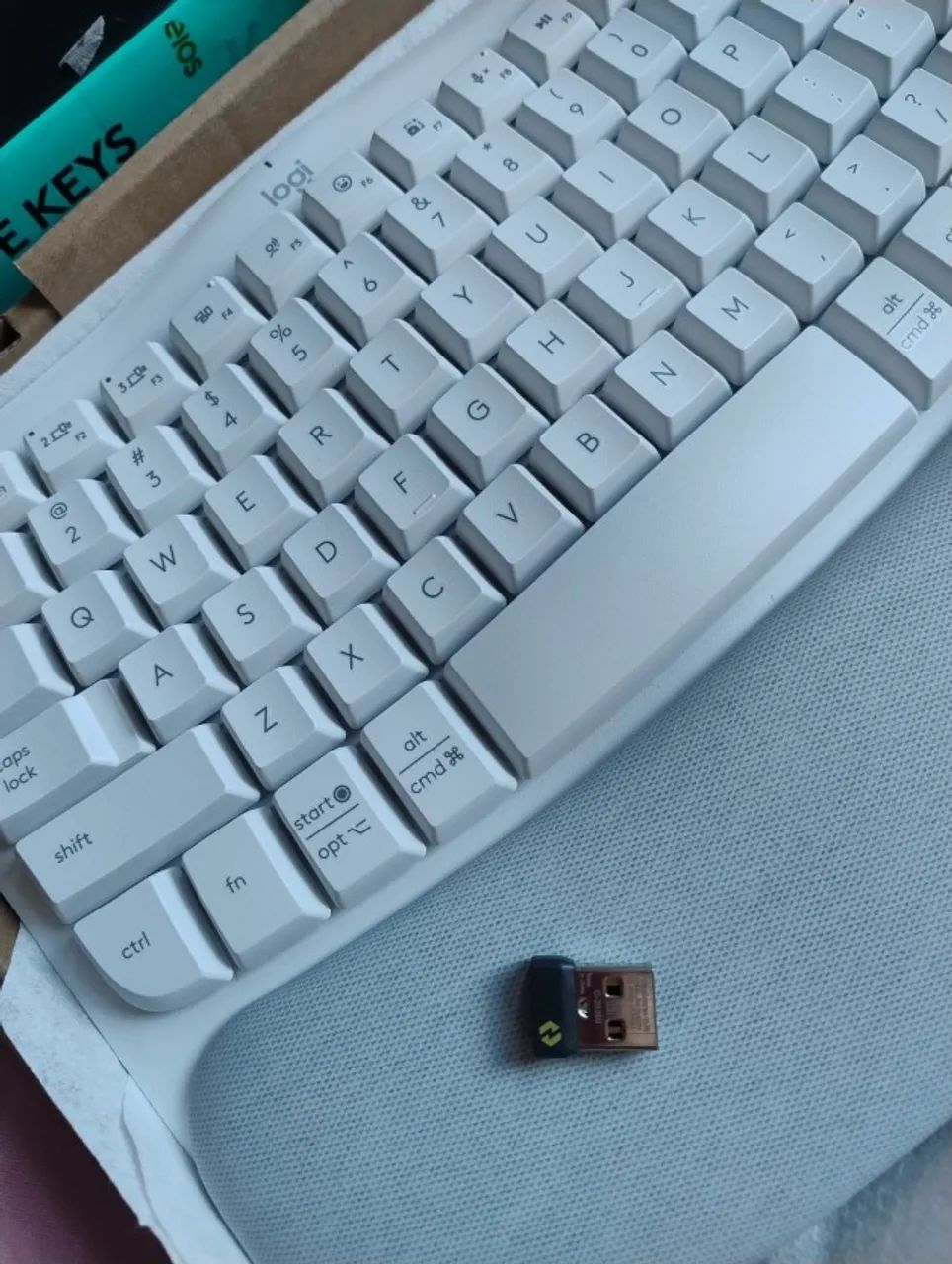Teclado Logitech Wave Keys - Novo na Caixa