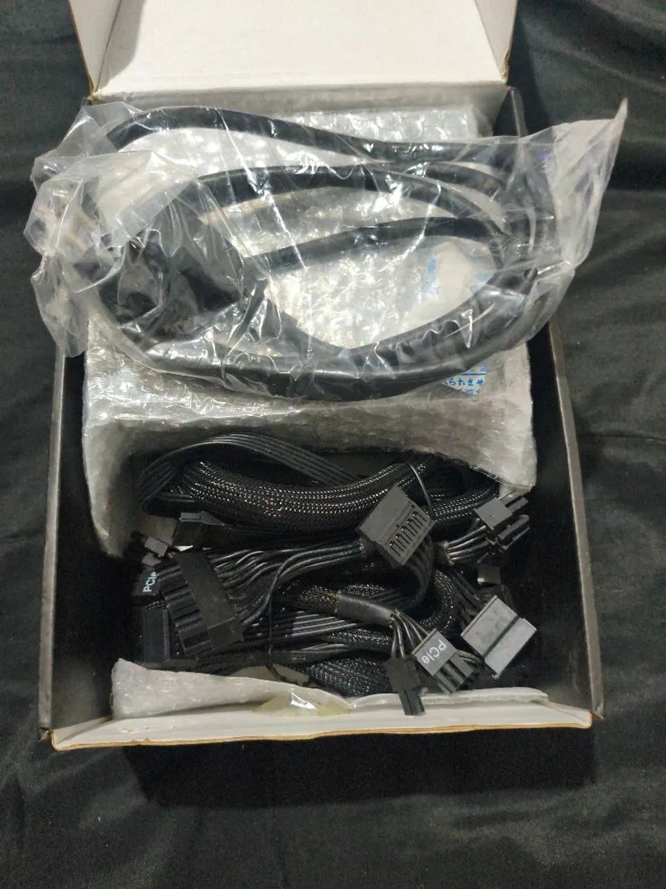 Fonte de pc Corsair cv650 - Foto 3