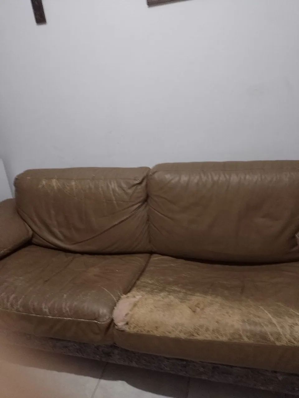 Vendo sofá de couro - Foto 2