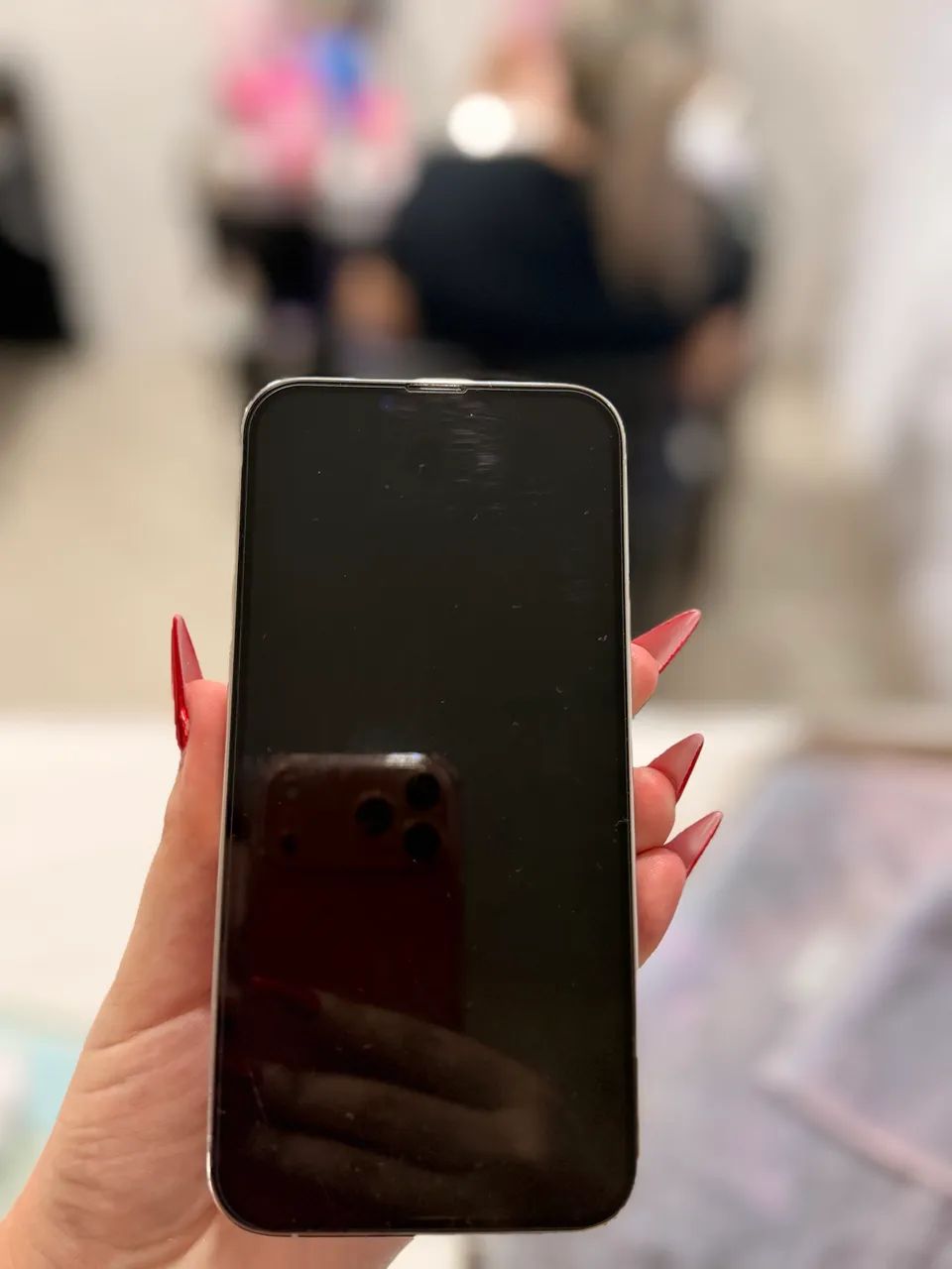 iPhone 13 Pro Max, apenas tela traseira trincada!! Funcionando perfeitamente! - Foto 3
