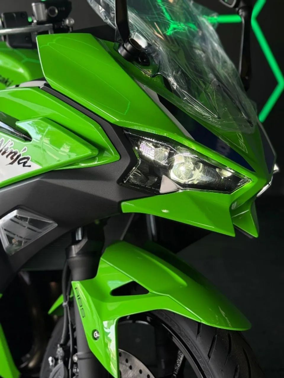 KAWASAKI NINJA 500 KRT 2026 - Foto 3