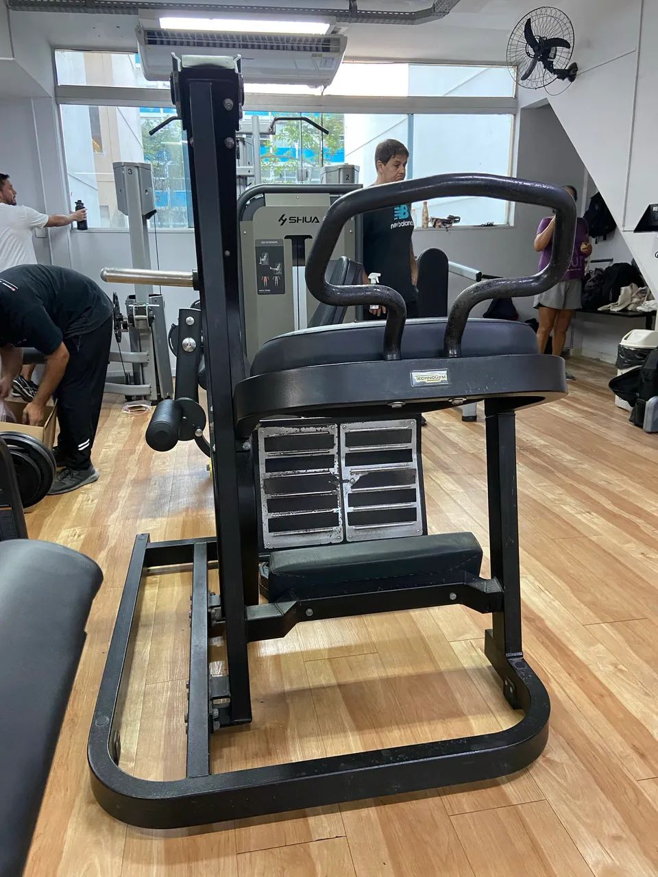 Glúteo Máquina TechnoGym - Foto 3
