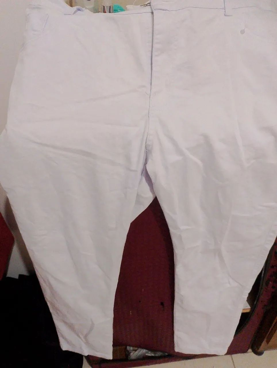  Vende calça jeans branca - Foto 2
