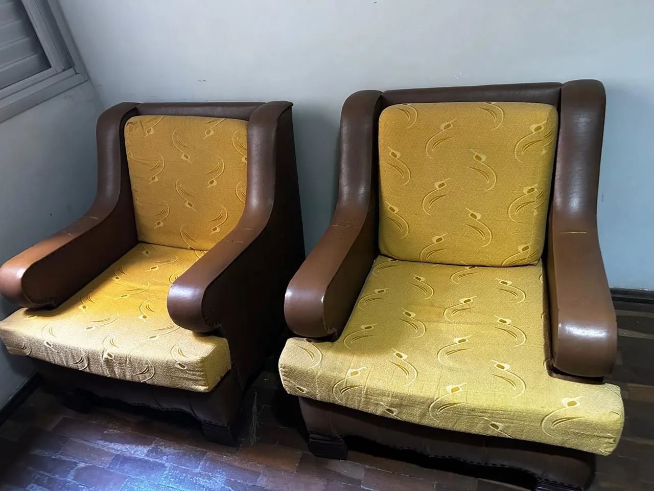 Conjunto de Sofá e Poltronas - Foto 2