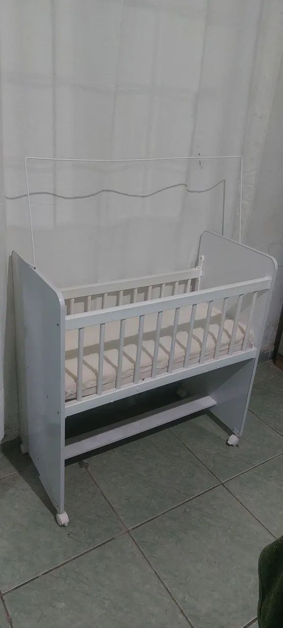 Mini berço Conservado.