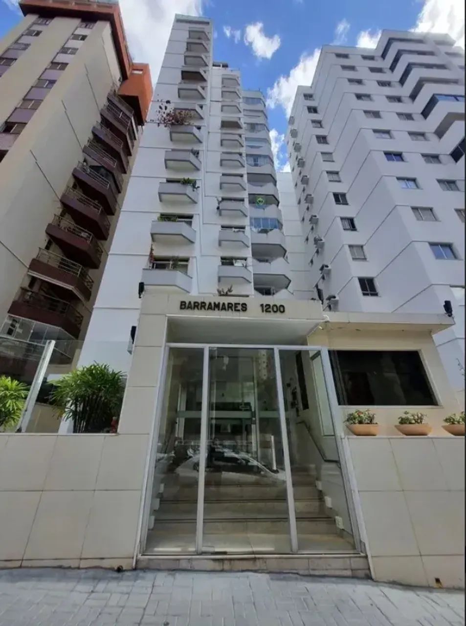 APARTAMENTO NO EDÍFICIO BARRAMARES ALUGUEL/VENDA SETOR BUENO