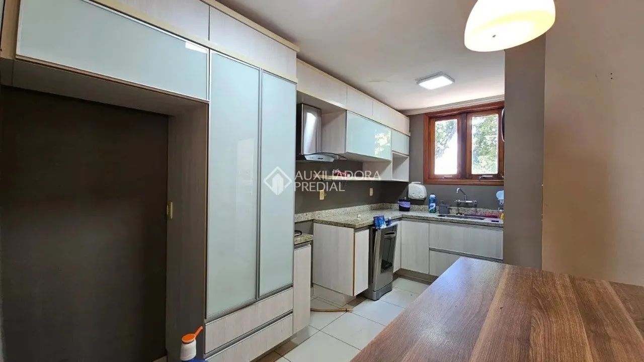 Casa com 3 quartos e 2 vagas de garagem no bairro Tristeza - Foto 7