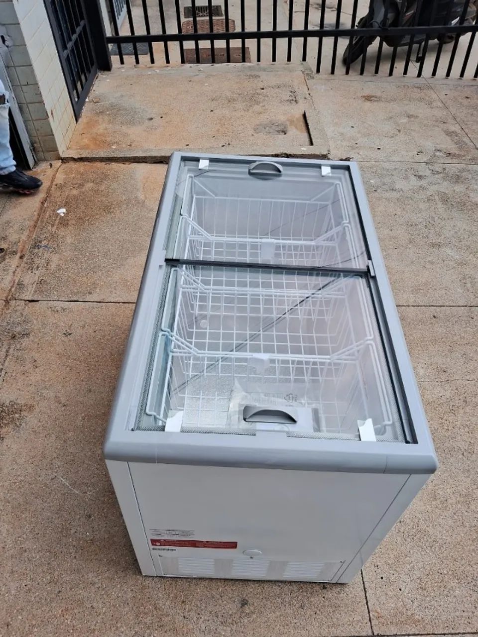 FREEZER HORIZONTAL 295L PFH310 DUPLA AÇÃO - Foto 2
