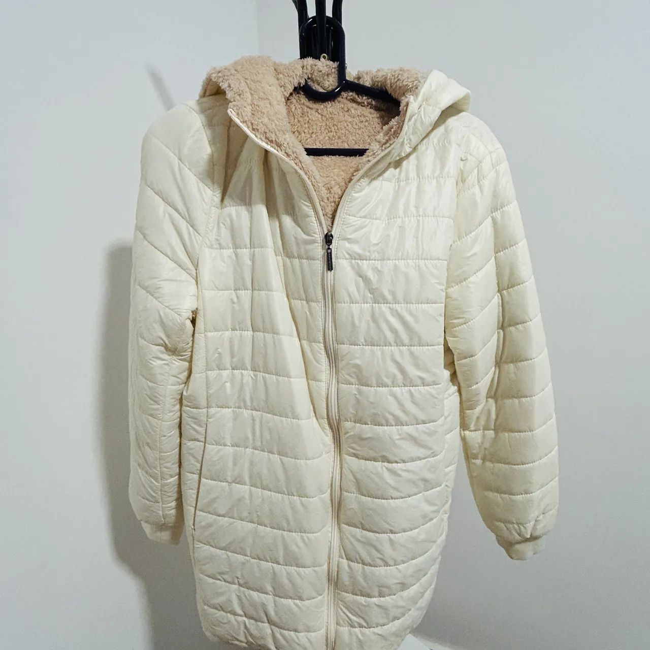 Casaco nylon feminino forrado com capuz 