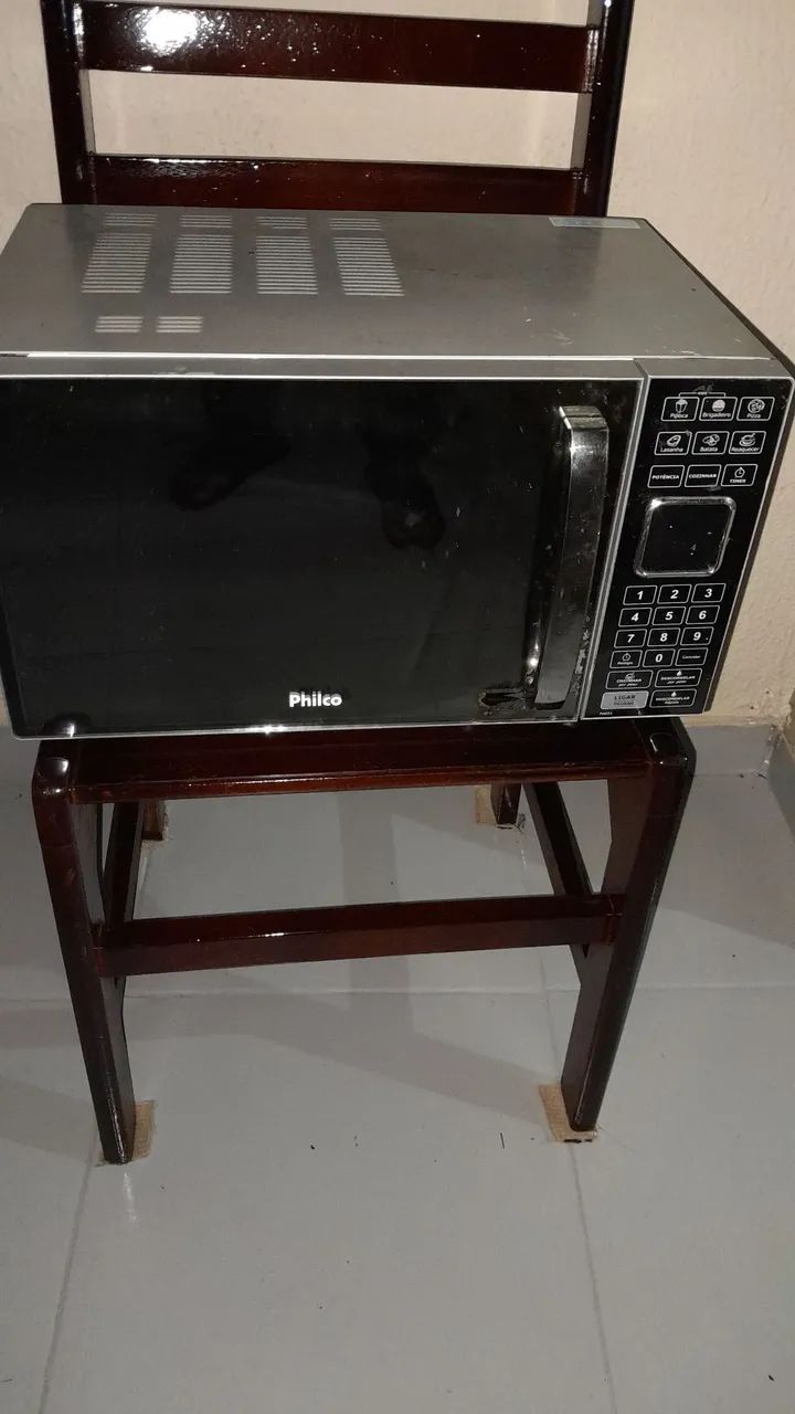 Microondas philco vendo. 200 reais .