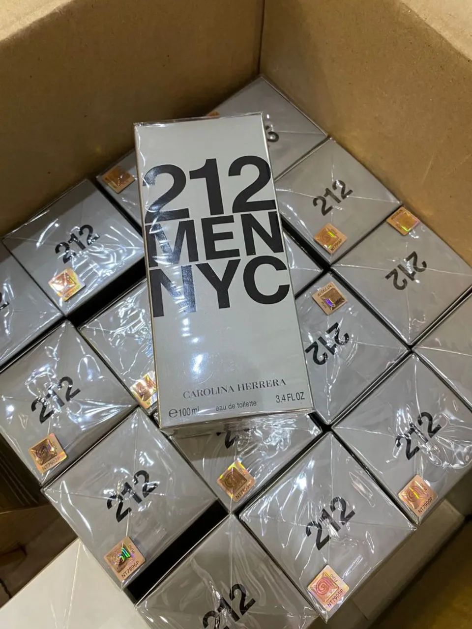 Perfume 212 NYC MEN 200ml - Foto 2