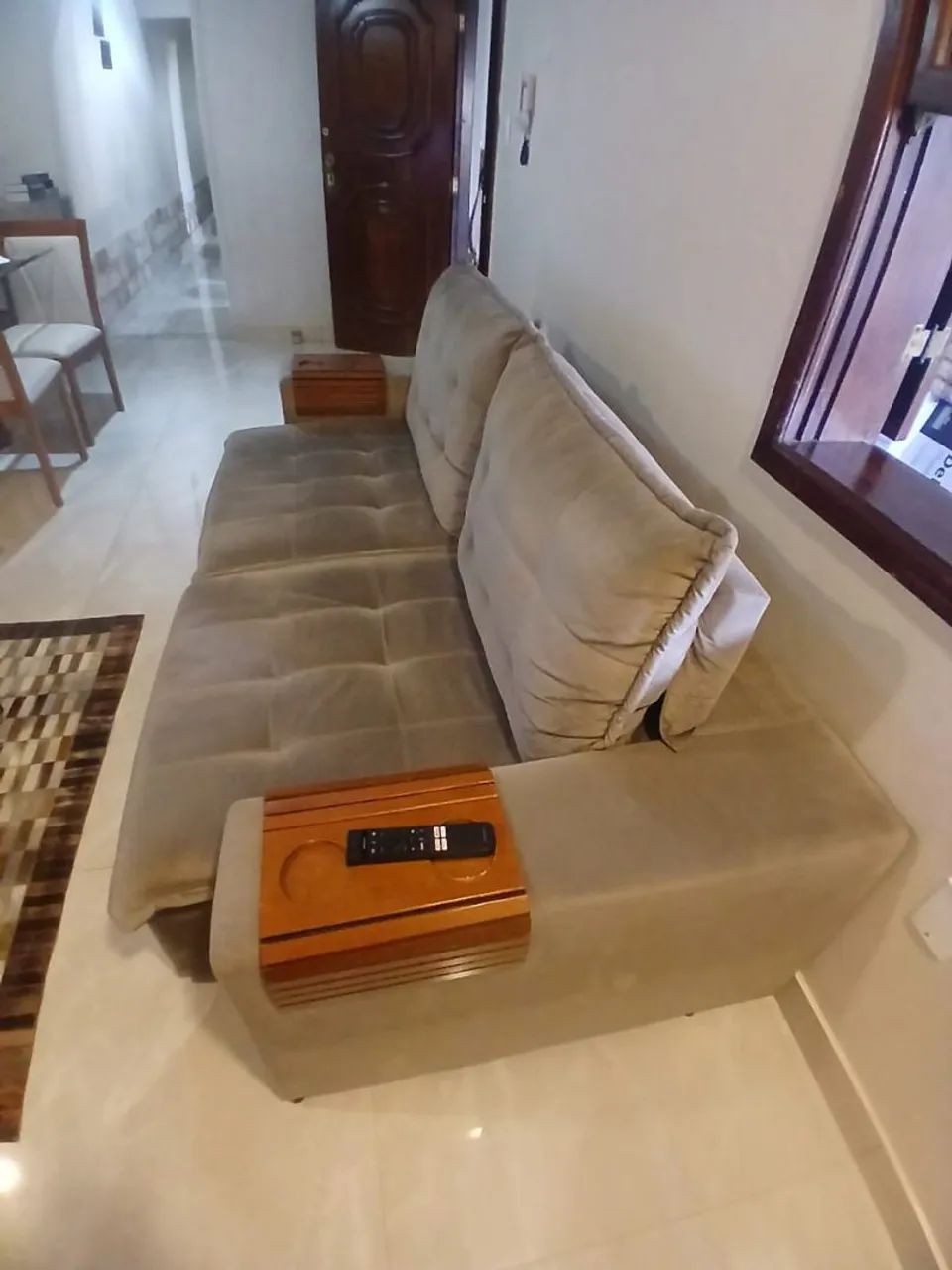 Vendo sofá retrátil, super conservado da universal Silviano Brandão - Foto 4