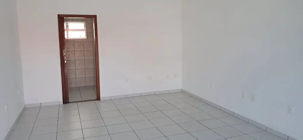 Alugo Sala Comercial, Ponte Imaroim 32 m2, Copa e Wc, Estacionamento. - Foto 4