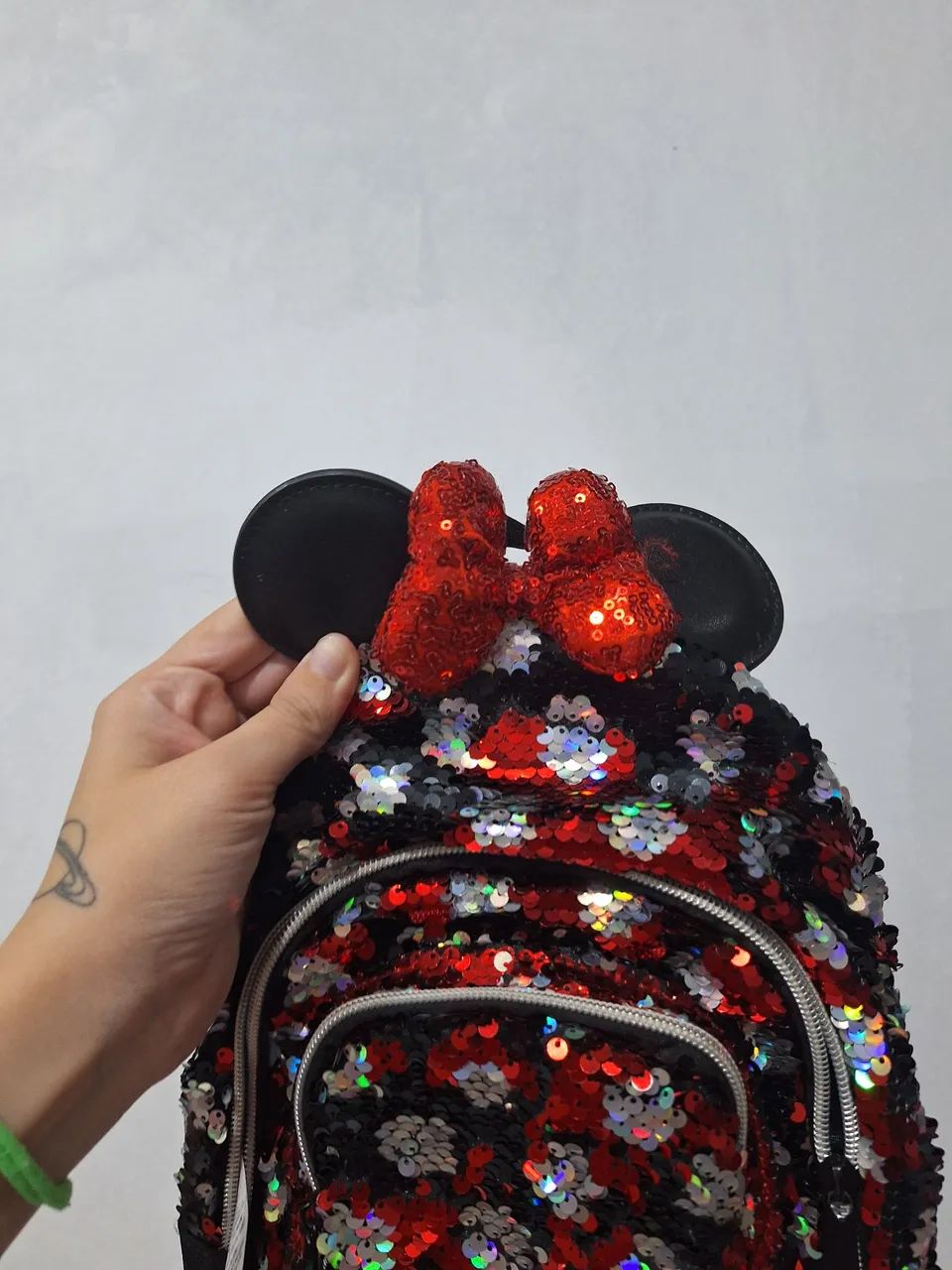 Mochila Minnie importada Disney com lantejoulas reversíveis  - Foto 2