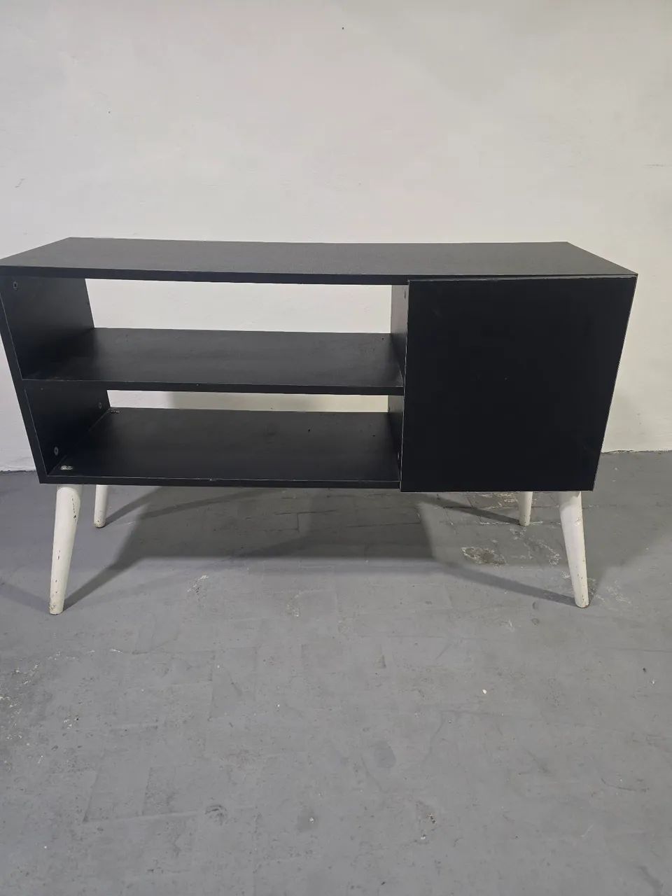 rack para TV em estilo retrô