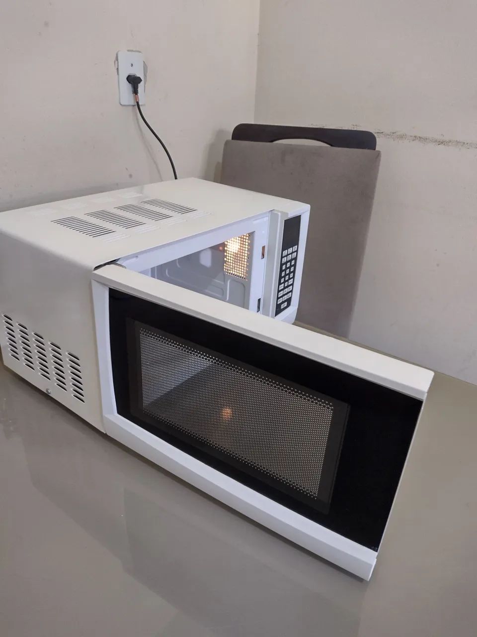 Microondas Philco 20 litros, funcionando perfeitamente  - Foto 3