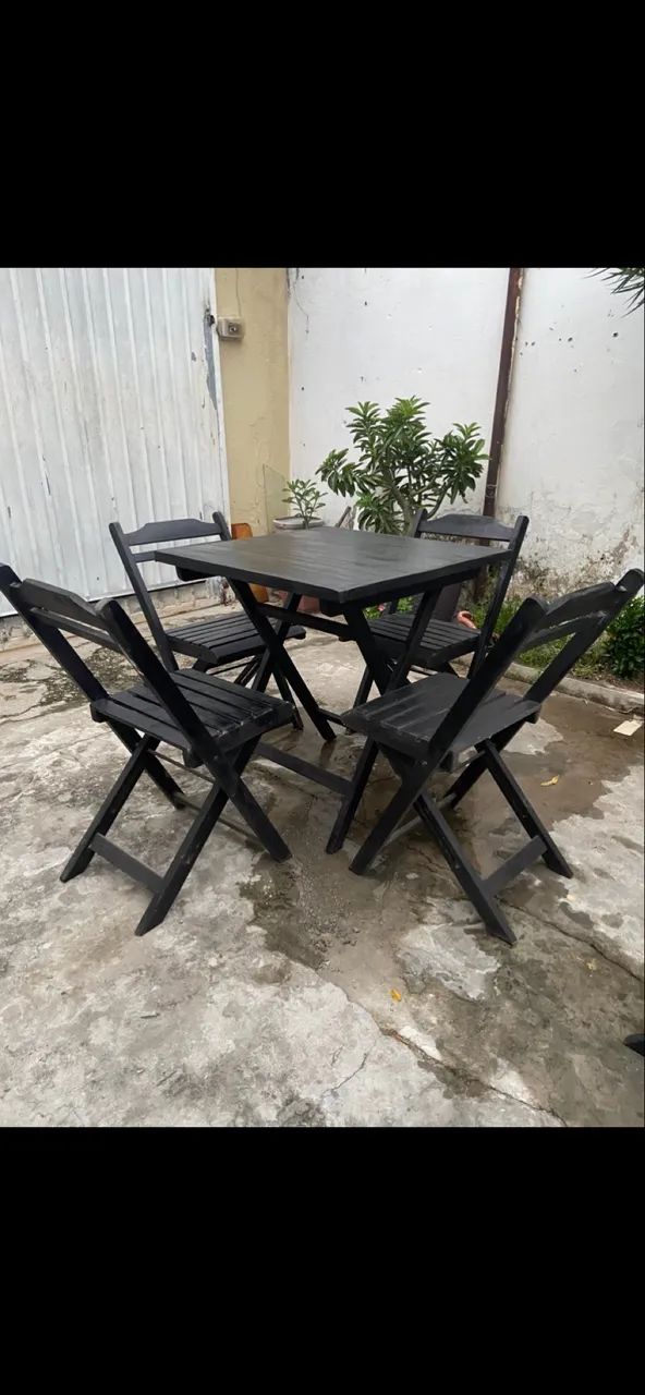 Table with 4 Chairs - Foldable469173627655956480
