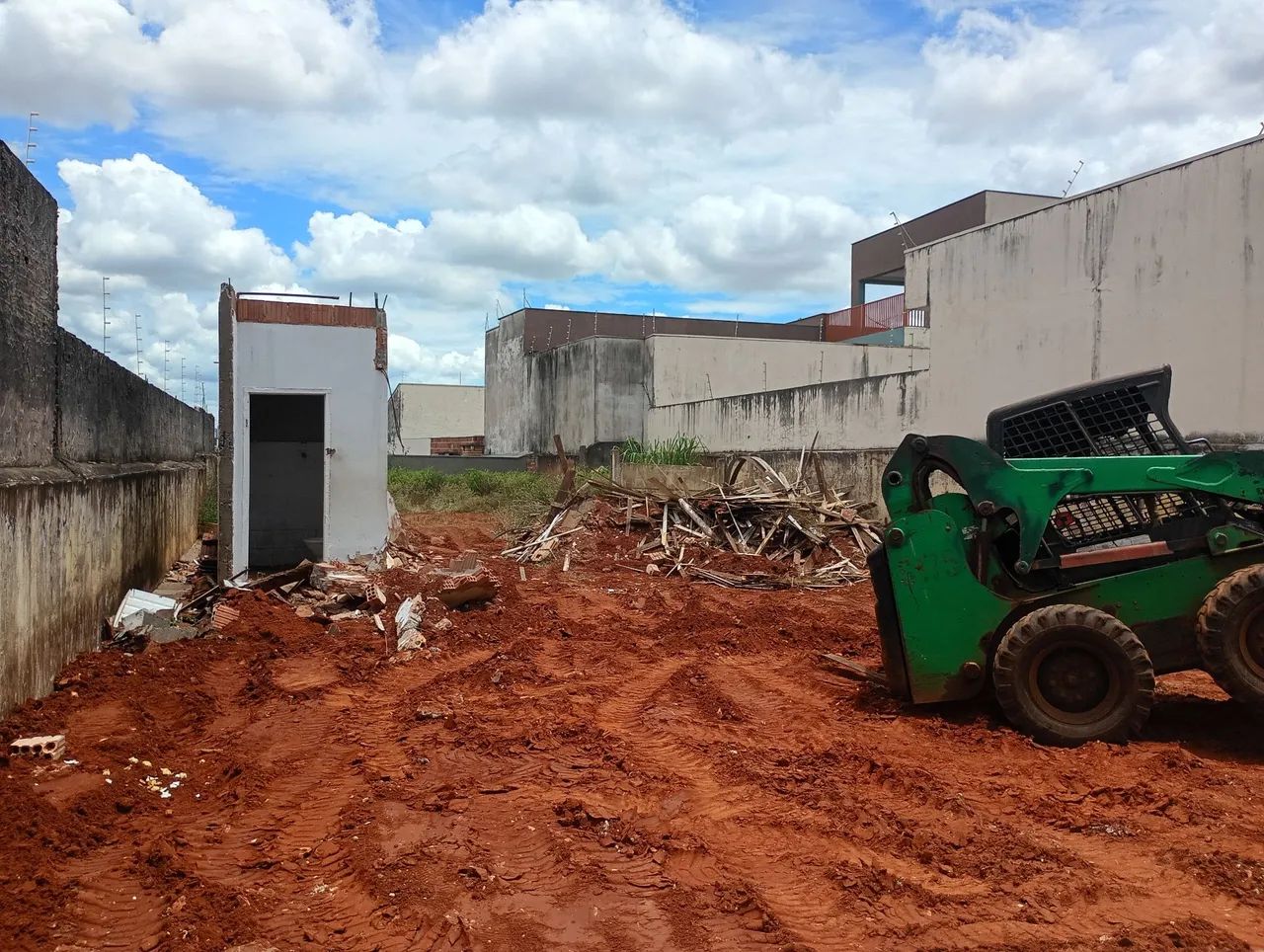 Demolição  - Foto 2