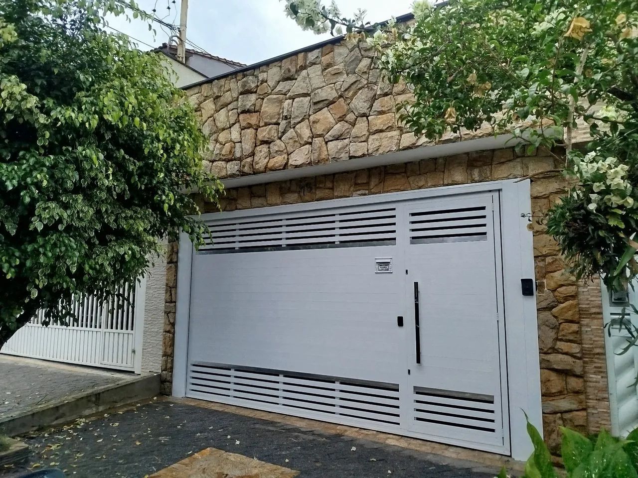 Lindo Sobrado - TODO REFORMADO 