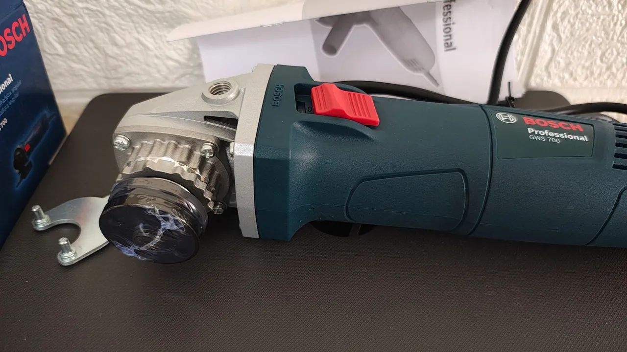 Esmerilhadeira Bosch GWS 700 Bosch Angular 127v - Foto 3