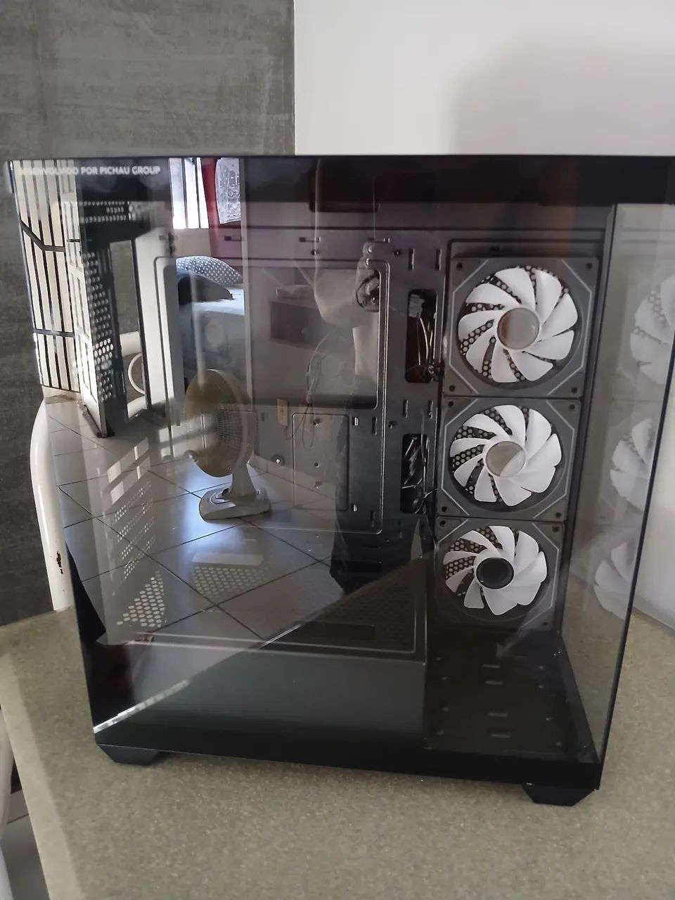 Gabinete gamer com 3 fans argb