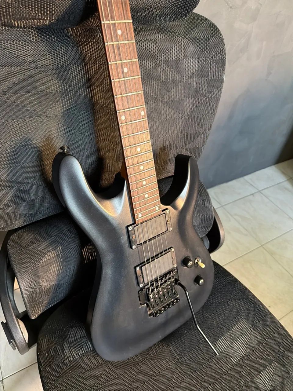 Guitarra condor com Floyd - Foto 4