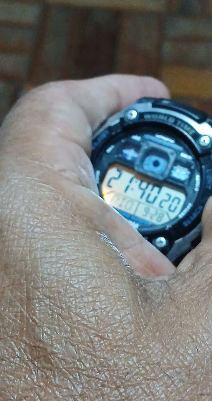 Relogio casio modelo AE2000W pulseira similar funcionando 100%  - Foto 2