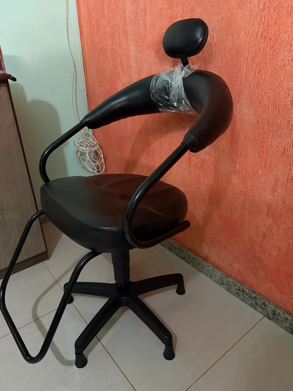 Cadeira Salão Futurama, Moderna Preto - Foto 2