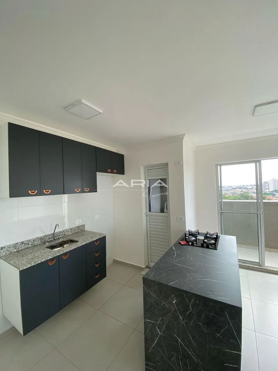 Duplex com 3 quartos, 1 suíte e 2 vagas, Pinheiros, LONDRINA - PR