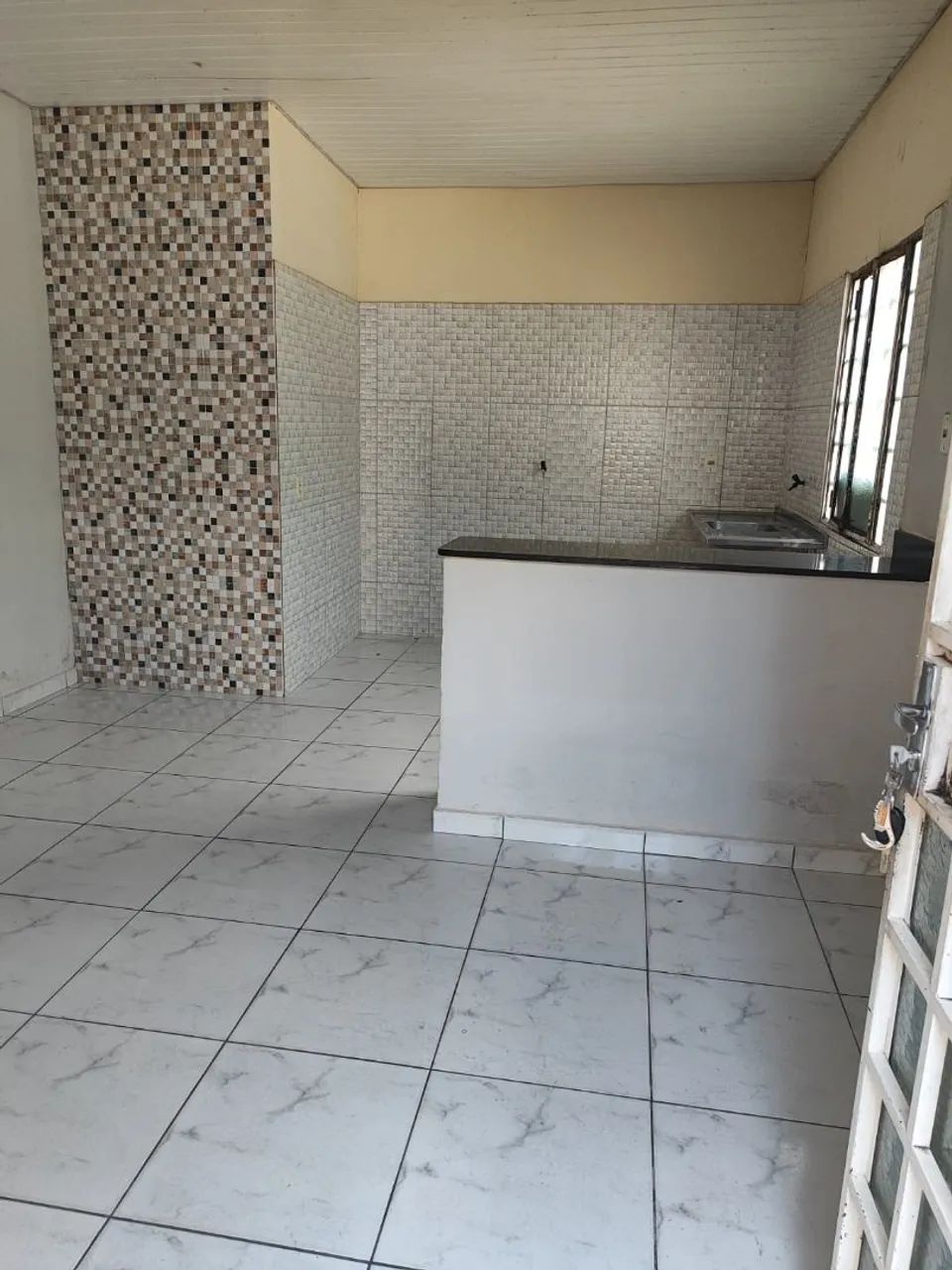 Aluga-se apartamento 