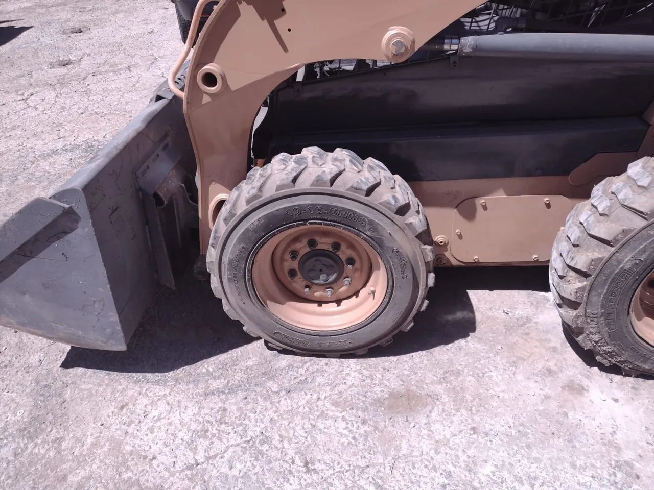 Mini carregadeira SR175 CASE ano 2015 - Foto 2