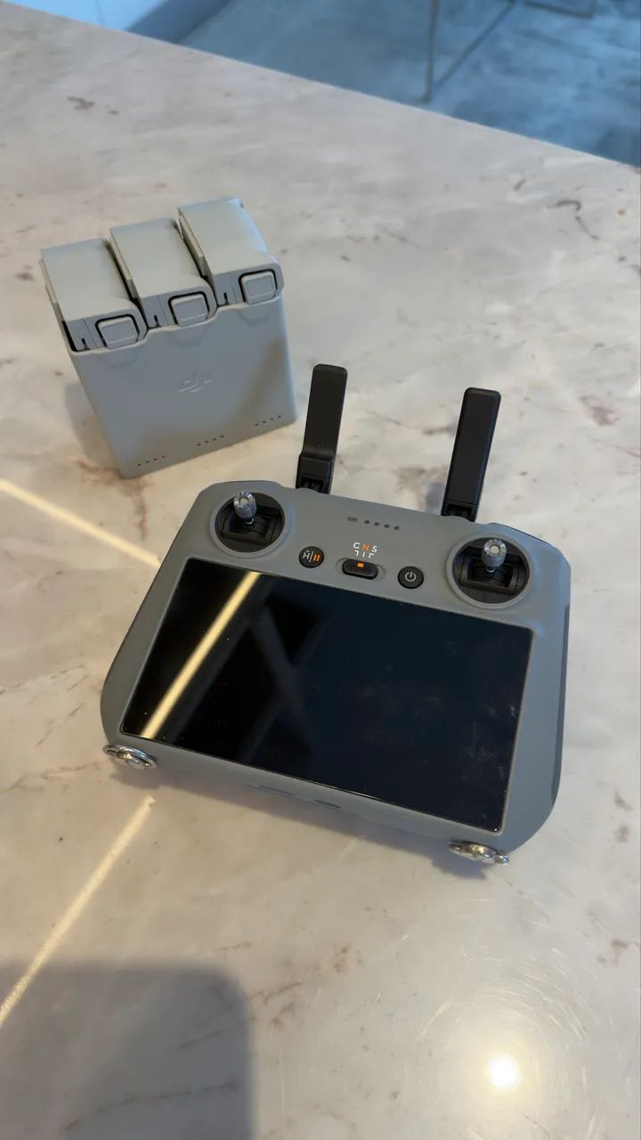 DJI Mini 4 Pro Fly More Combo - Foto 2