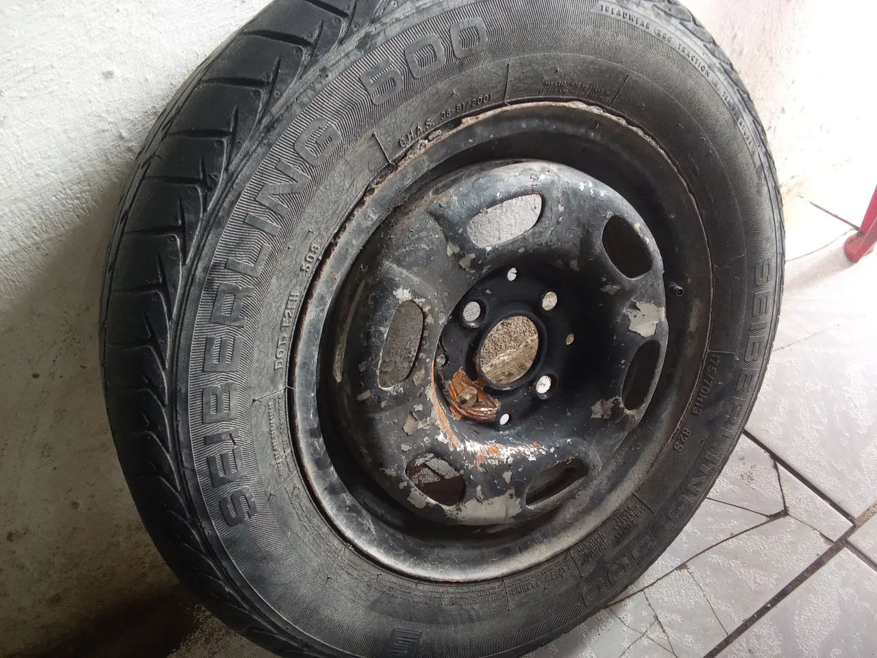 Pneu roda aro 13