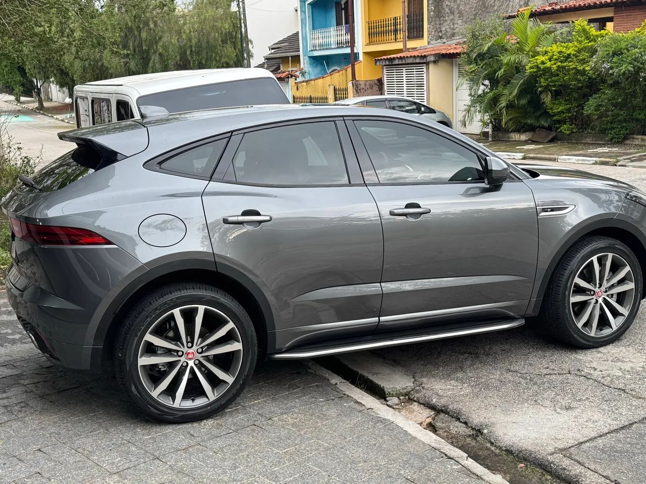 Jaguar E-Pace R-dynamic S 2.0 AWD 249cv Aut. 2019 - Foto 4