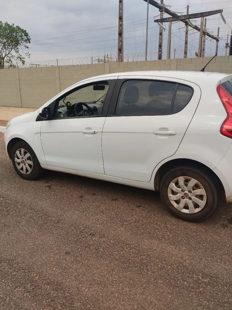 Fiat Palio Attractive 1.0 EVO Fire Flex 8V 5P 2015 - Foto 4