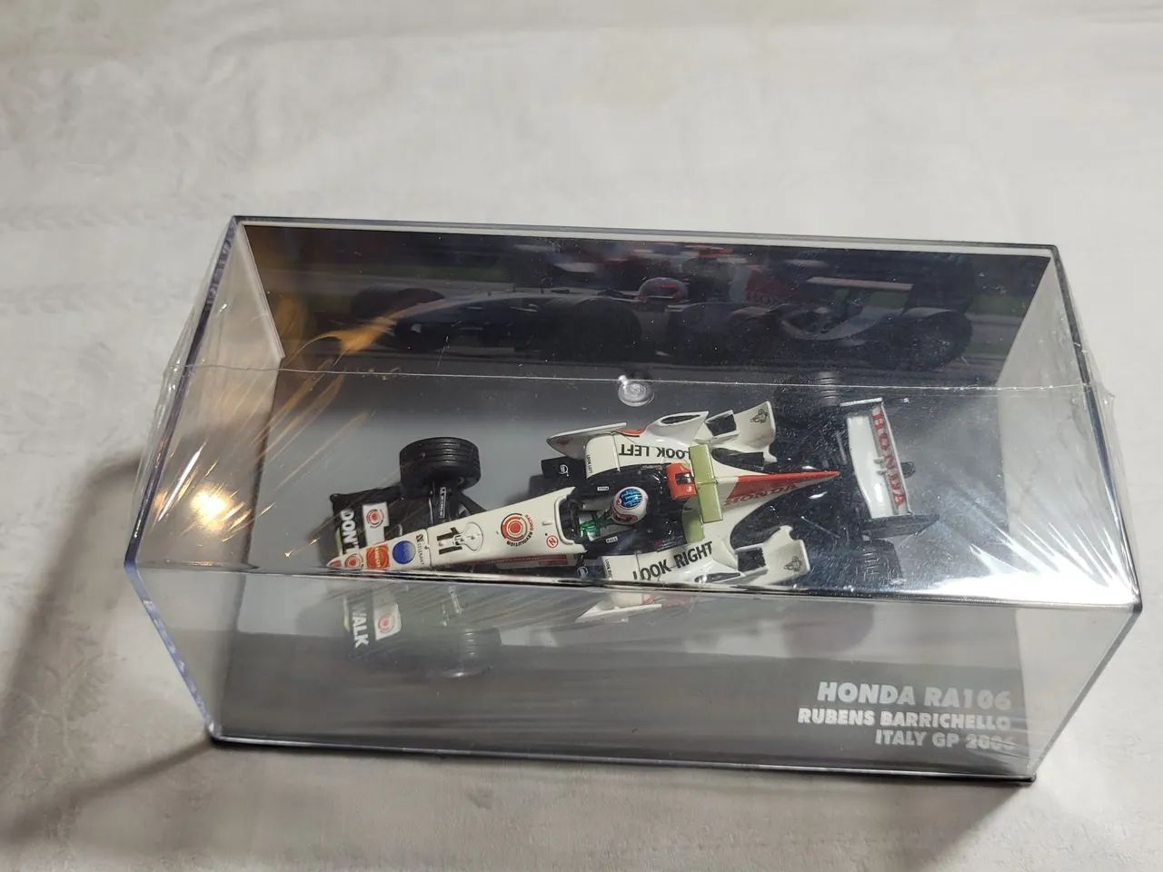 Miniatura fórmula 1 RA106 escala 1:43 - Foto 2