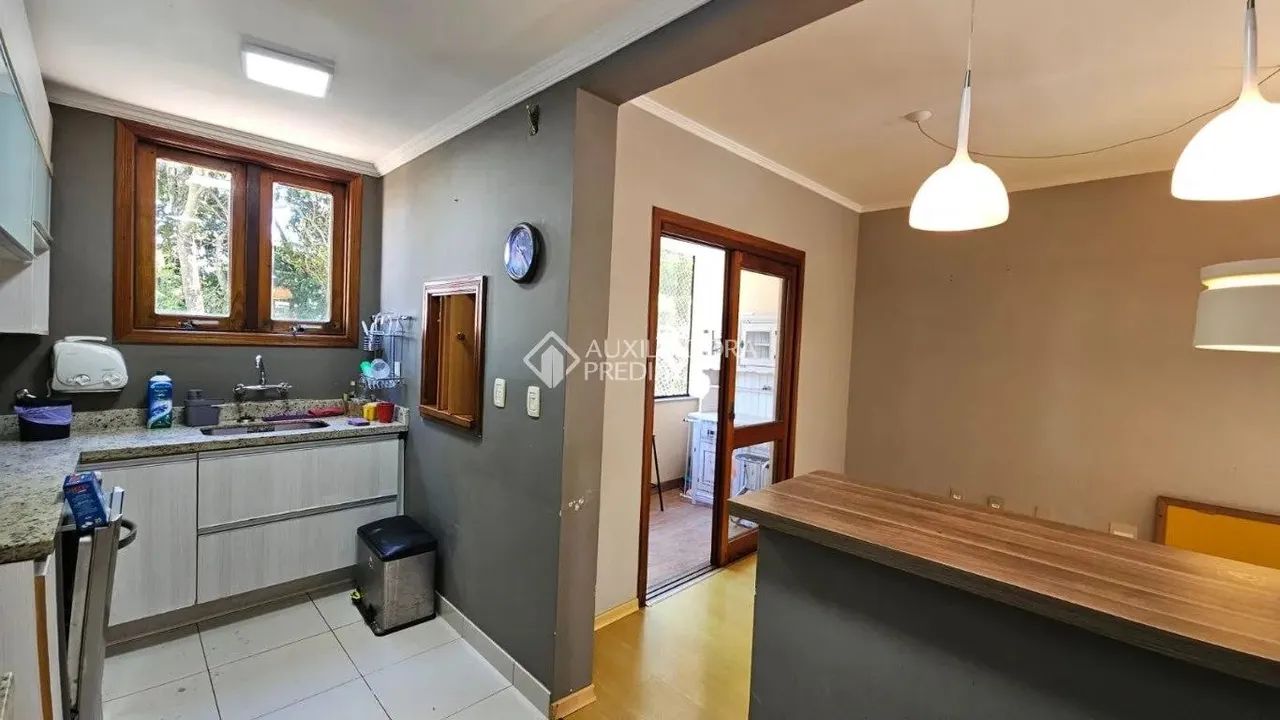 Casa com 3 quartos e 2 vagas de garagem no bairro Tristeza - Foto 9