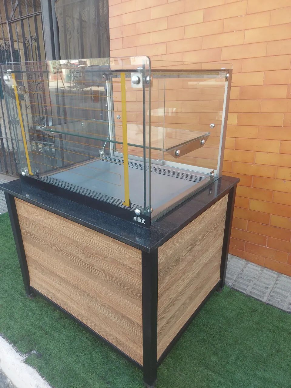 Vitine refrigerada balcao 220 vts  - Foto 2