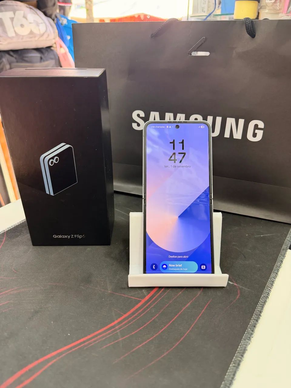 Samsung Galaxy Z Flip 6 - 512GB - Foto 2