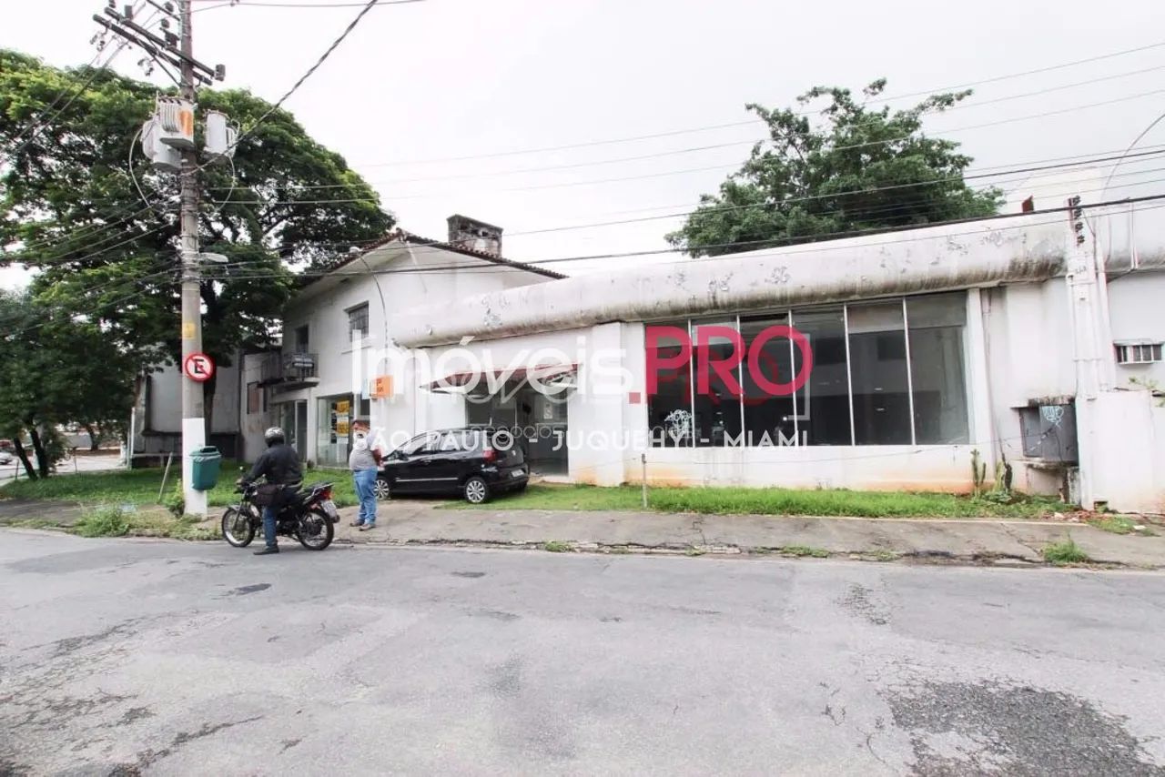 Comercial com 1000m² no Jardim América.