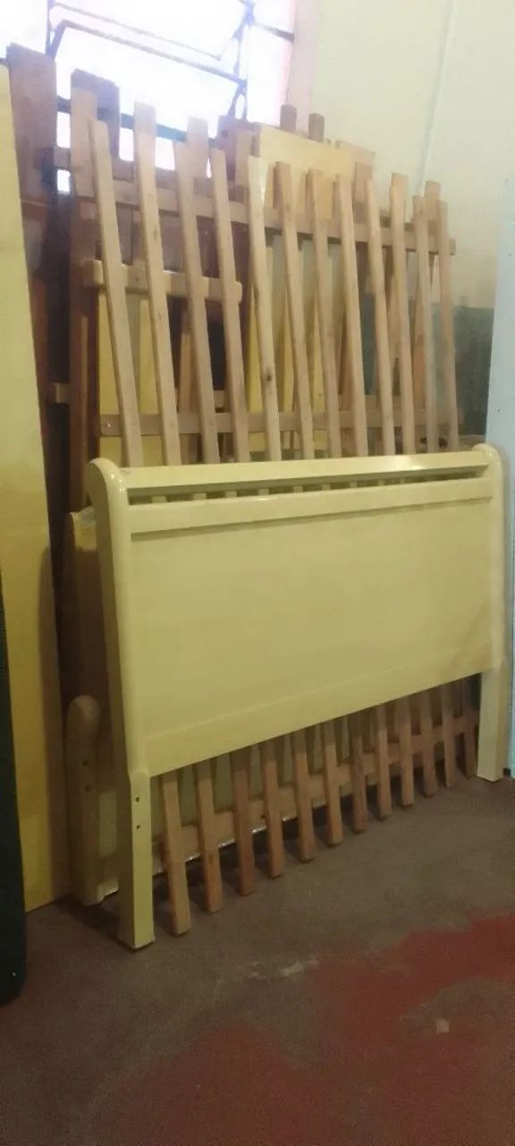 Cama de Casal de Madeira