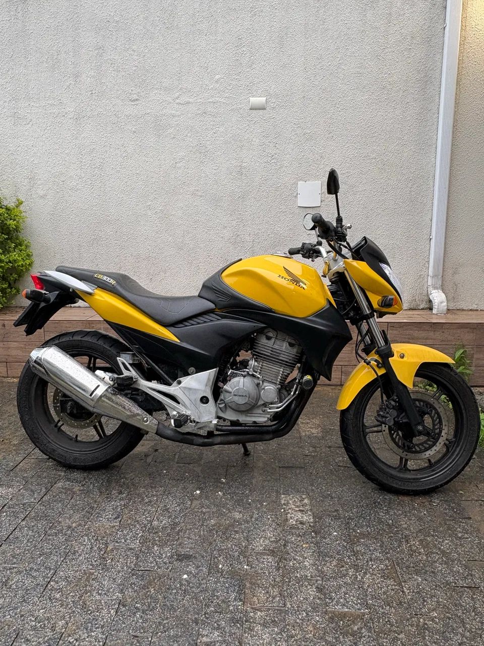 VENDO HONDA CB300R 2011/2012