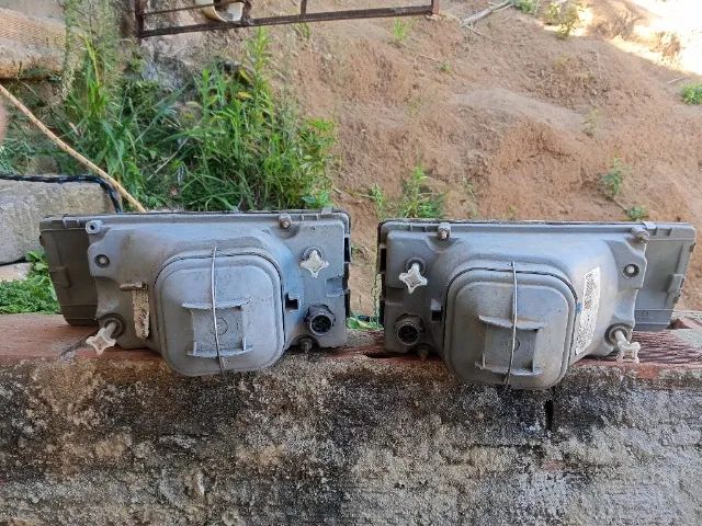 Par de faróis dianteiro do Santana  97  - Foto 2