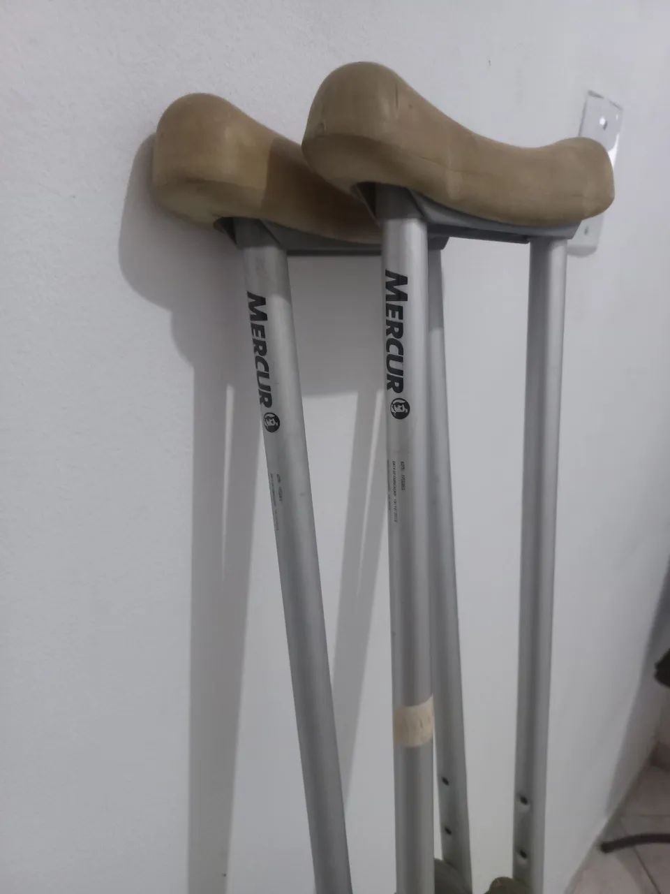 Muletas único dono e sem avaria - Foto 2