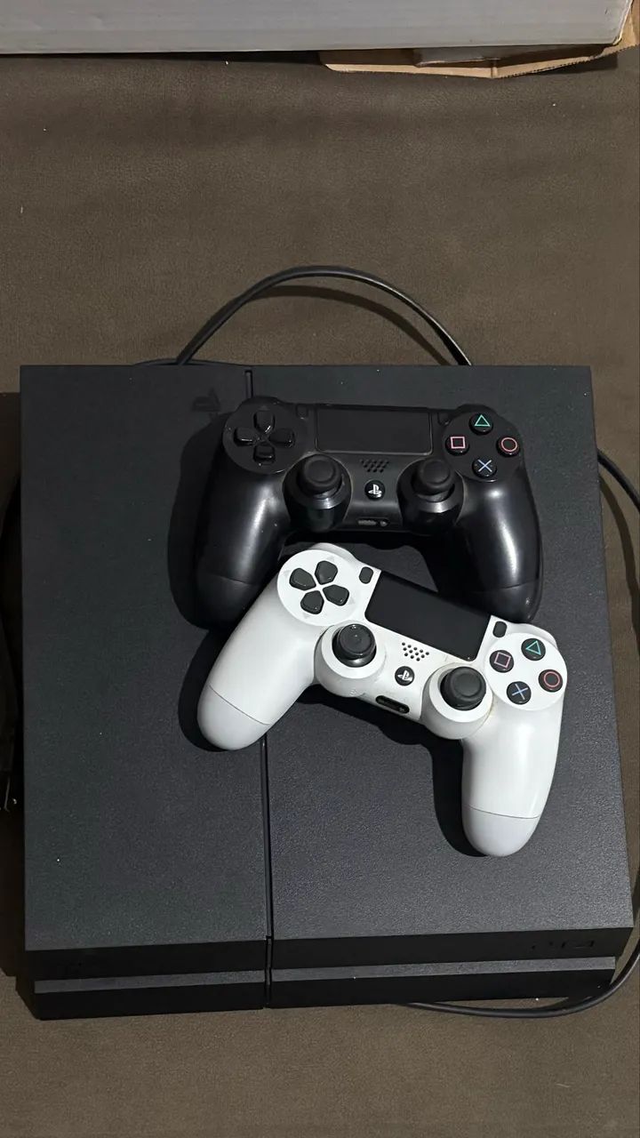 Ps4 fat 1400 com dois controles.  - Foto 3