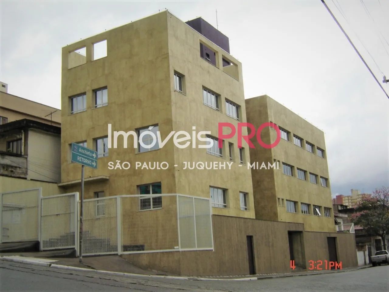 Prédio Comercial 956m² na Rua Padre Machado.