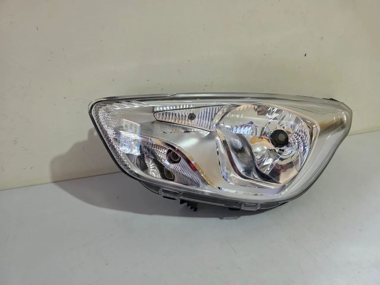 Farol esquerdo Ka 2015/2016/2017/2018 - Foto 2