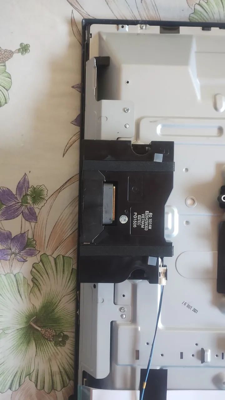 Vendo uma TV 43 polegadas para retirada de peças - Foto 5