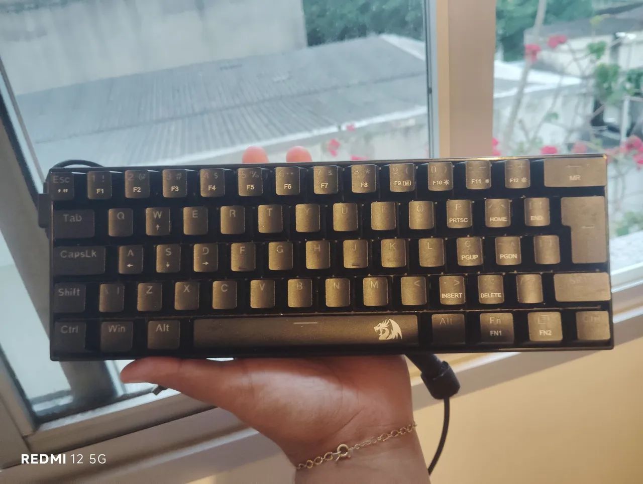 Teclado reddragon 60% switch marrom - Foto 4