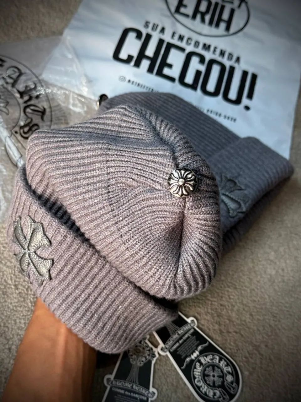 TOUCA CHROME  HEARTS CINZA - Foto 3